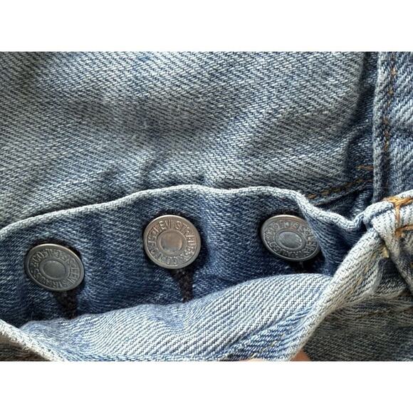 Sold Vintage Levis Womens 25x31 Blue 501 Straight Mom 90s Leather Patch​​ - Picture 5 of 10